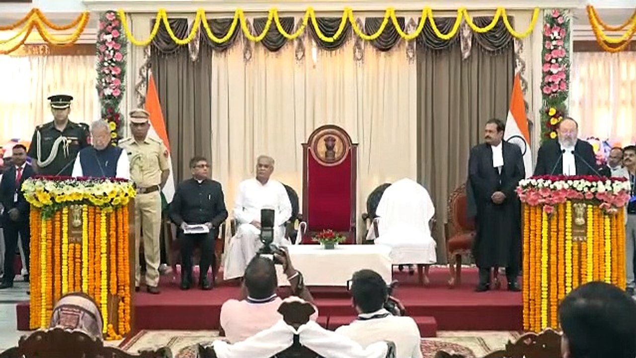 CG NEWS: विश्वभूषण हरिचंदन ने ली छत्तीसगढ़ के नौवें राज्यपाल की शपथ, मुख्यमंत्री भूपेश बघेल समेत कई दिग्गज रहे मौजूद