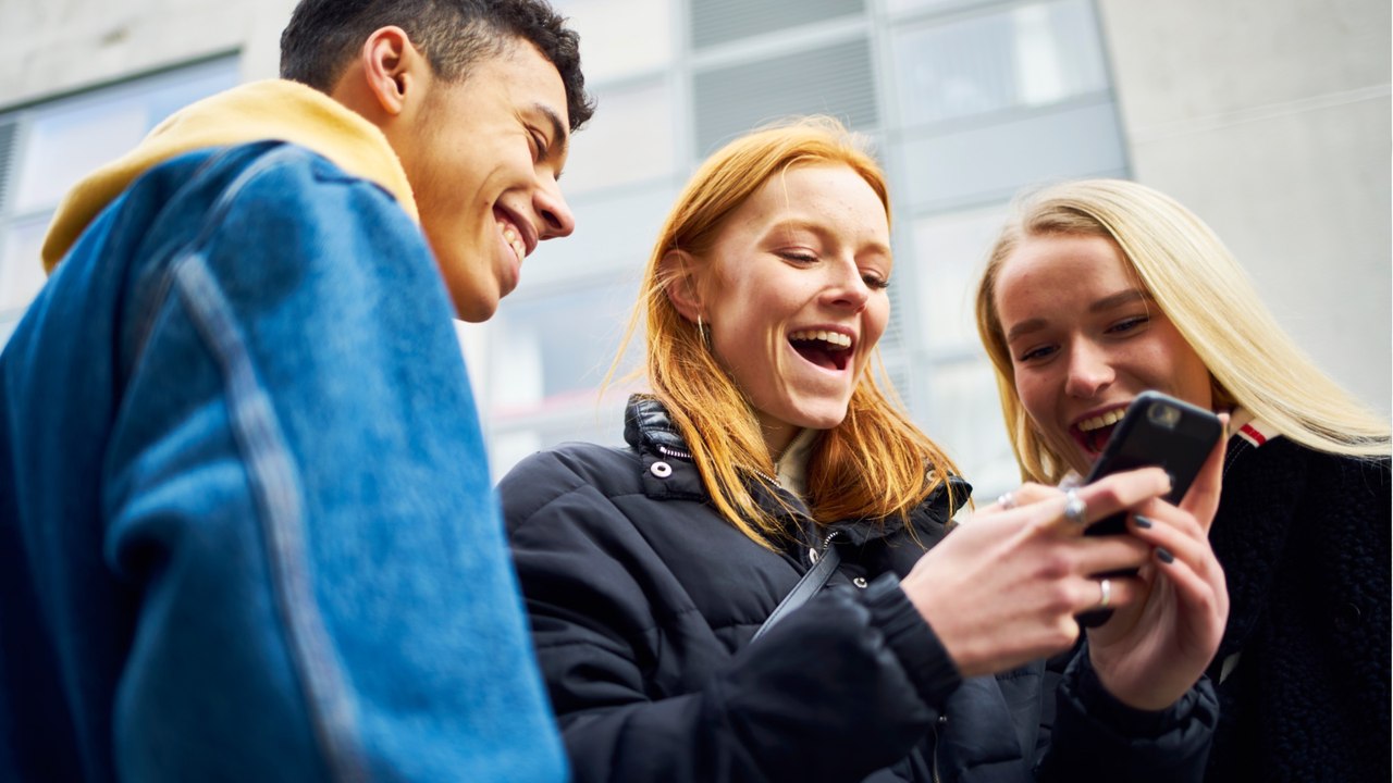 Mobilfunk-anbieter verschenkt unlimitiertes datenvolumen an kunden