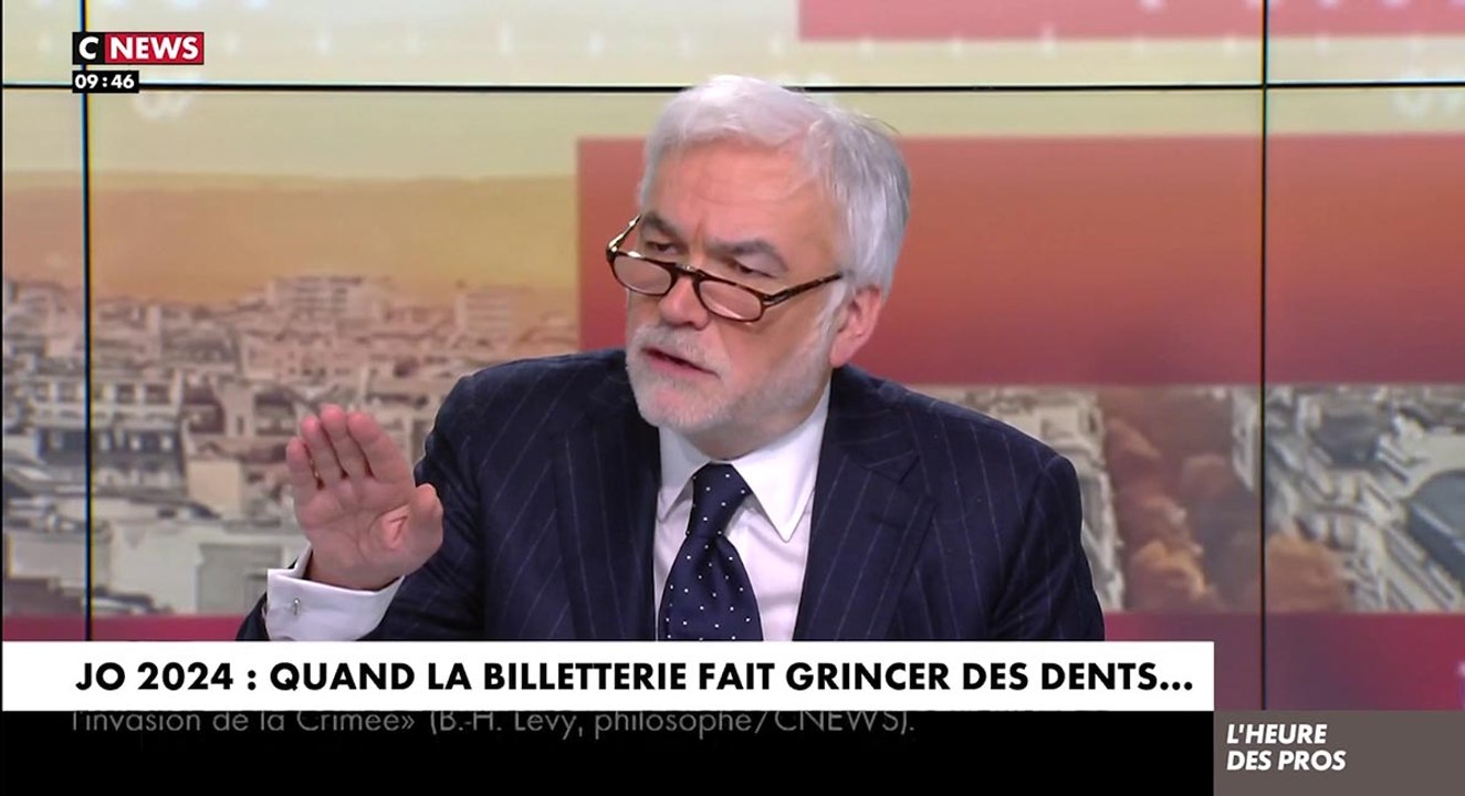 Zapping du 23/02 : Le coup de gueule de Pascal Praud sur les JO de Paris 2024