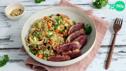 Tải video: Salade de quinoa aux oignons épicés, crudités et Magret de Canard à la plancha