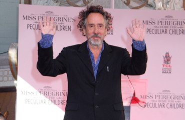 ティム・バートン監督、伊女優モニカ・ベルッチと熱愛中！？