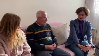 CHP İstanbul İl Başkanı Canan Kaftancıoğlu'nun Ziyaret Ettiği Depremzede: "Biz Yıllardır Ak Partiliyiz Ama Kapımızı İlk Siz Çaldınız"