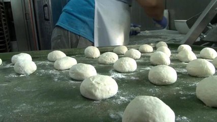 Kocaeli Büyükşehir Belediyesi Hatay'da günlük 15 bin ekmek üretiyor