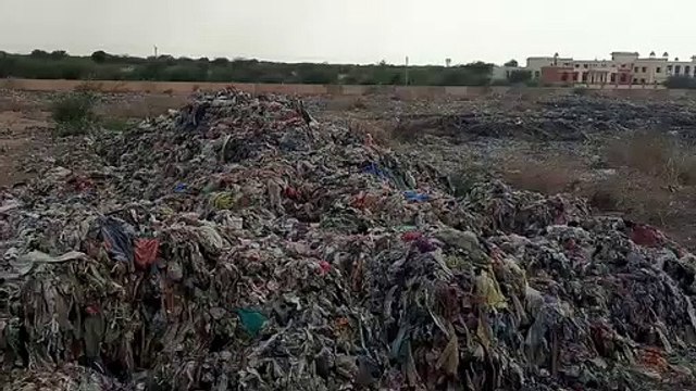 रीको एरिया में साधारण गंदगी की आड़ में फेके जा रहे केमिकल कचरा बना संकट