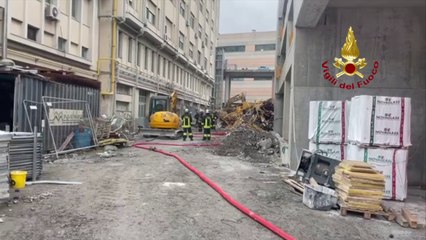 Scavi lesionano tubazione metano, l'intervento dei Vigili del Fuoco