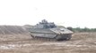 Soldados ucranianos reciben entrenamiento para manejar tanques en Reino Unido