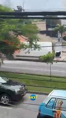 Van pega fogo na Av. Afonso Pena, em BH