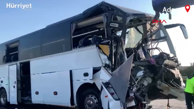 Depremzedeleri taşıyan otobüs, kamyona çarptı: 2 can kaybı, 6 yaralı