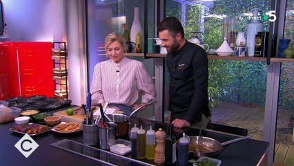 VOICI - C à vous : Anne-Elisabeth Lemoine critique le chef du jour, Pierre Lescure et Patrick Cohen réagissent