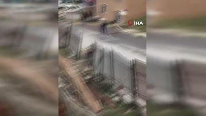 Pendik'te yolda çökme oluştu, iki bina tahliye edildi