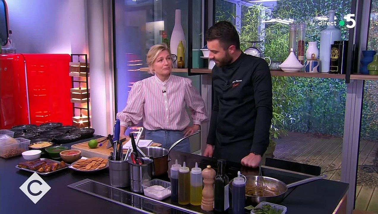 Anne-Elisabeth Lemoine était en cuisine ce jeudi dans l'émission C à VousAnne-Elisabeth Lemoine dans "C à Vous".