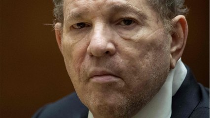 Descargar video: Voici - L'ex-producteur Harvey Weinstein condamné à 16 ans de prison pour viol et agressions sexuelles