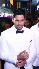 Sidharth Malhotra शानदार लुक में आये नजर