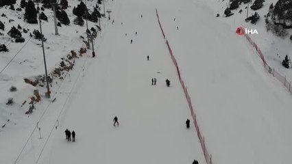 Deprem sonrası kapanan kayak merkezi yeniden açıldı