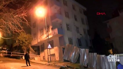 Pendik'te yol çöktü: 2 bina boşaltıldı