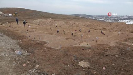 Depremde kayan iki dağın altında kalan 'Mutlu köyünden' 48 kişi hayatını kaybetti