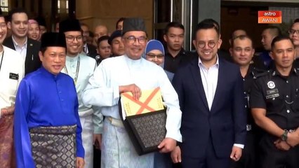 PM Anwar menuju ke Parlimen bagi pembentangan Belanjawan 2023