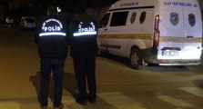 ‘Dur’ ihtarına uymayan sürücü polis memuruna çarparak kaçtı