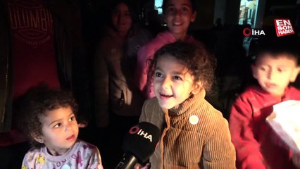 Hatay'da depremzede çocuklar için açık hava sineması kuruldu