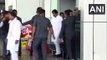 VIDEO STORY: रायपुर पहुंचे सोनिया और राहुल गांधी, एयरपोर्ट पर बड़ी संख्या में कांग्रेसी थे मौजूद