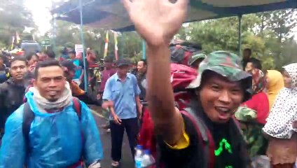 Rider downhill turun gunung slamet via jurangmangu