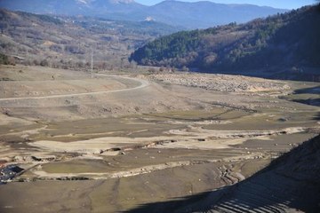 BURSA'DA DOĞANCI BARAJI, 40 YILDAN BU YANA EN DÜŞÜK SEVİYEDE