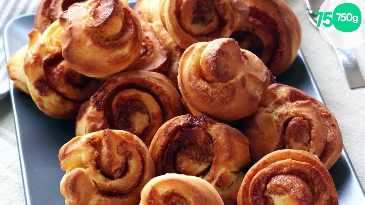 Petites brioches roulées à la cannelle au four combiné vapeur