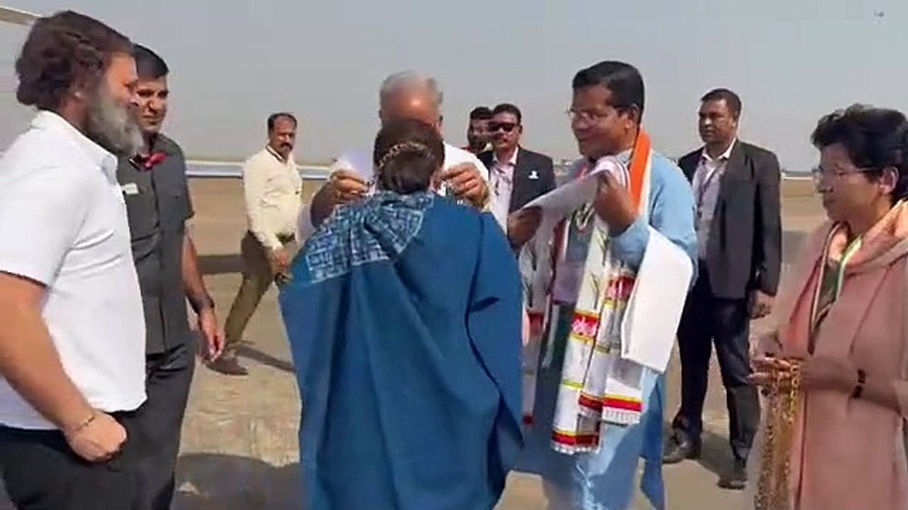 कांग्रेस का 85वां अधिवेशन: सोनिया और राहुल गांधी पहुंचे रायपुर, CM बघेल समेत बड़े नेताओं ने किया स्वागत, देखें VIDEO