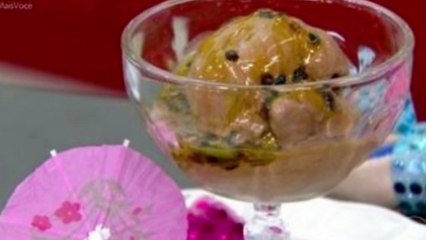 Sorvete de Doce de Leite e Chocolate com Calda de Maracujá Ana Maria Braga