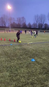 U12B / ENTRAÎNEMENT DU 23 FÉVRIER 2023/ TRAVAIL PIED FAIBLE