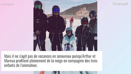 Arthur réuni avec ses trois enfants : rares photos de la famille au grand complet, les "mask skieurs" !