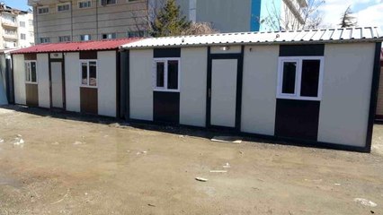 Deprem bölgesinde fiyatları 65 ile 130 bin TL arasında değişen konteyner evler yok satıyor