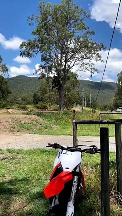 Incredible Technique of motocross rider and hear his dirt bike roaring! #short #supercross #fmx