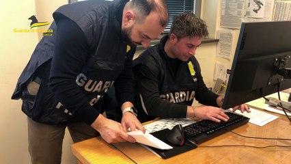 Lucca, fatture false nel campo dell'edilizia. Sequestrati beni