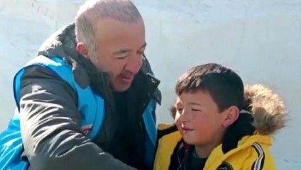Deprem bölgesinde tanıştığı minik Arda ile duygulandıran vedalaşma: "Seni oğlum gibi sevdim, beni unutma"