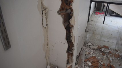 Batman'da Raman Apartmanı'nda patlayan kolonlardan tuğla çıktı -