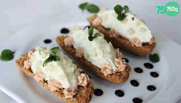 Tartine à la crème d'artichauts et tomates séchées au Saint Moret, origan