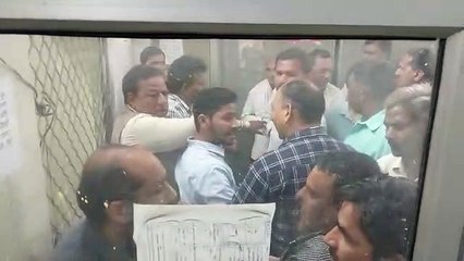 यूआईटी में बाबू व व्यापारी के बीच झगड़ा, दोनों के बीच थप्पड़ कांड