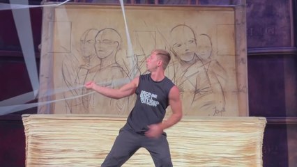 Mexican circus artist's Cube Manipulation game is in a whole different stratosphere