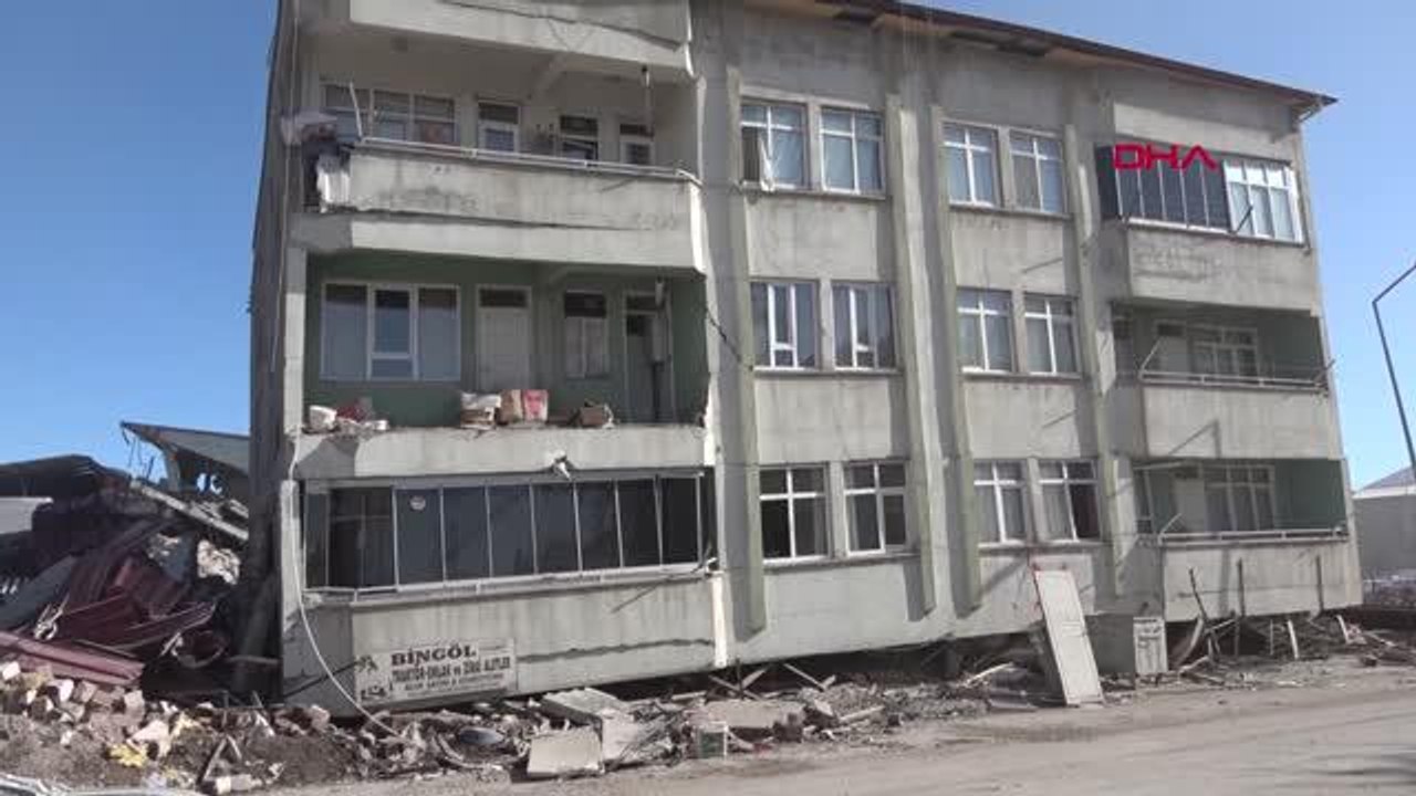 VALİ AYDOĞDU: ELBİSTAN'DA 264 KAMYON VAR, HER GÜN 45'İN ÜZERİNDE ENKAZ KALDIRILIYOR