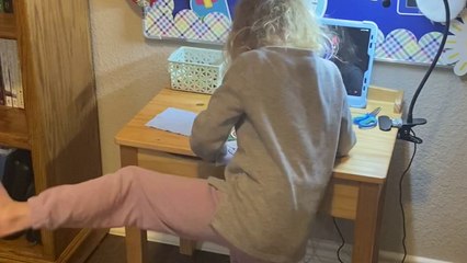 'She was digging it!' - 4 y/o girl gets a kick out of a hip-hop Christmas song