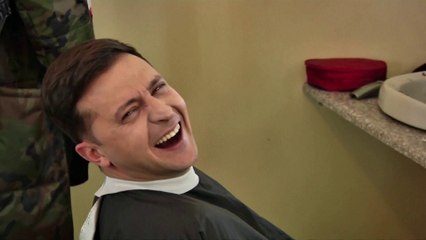 زيلينسكي الممثل الكوميدي يتفوق على رجل الاستخبارات الروسية القوي