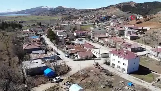 Deprem sonrası şok eden görüntü: Ev resmen yürüdü