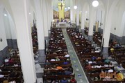 Católicos lotam Catedral Nossa Senhora da Piedade na missa da Quarta-feira de Cinzas em Cajazeiras