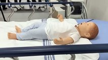 Dans une salle de simulation clinique haute-fidélité, les mannequins bougent!