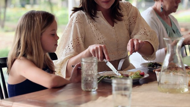 Everything You Need To Know About Why It s Rude To Eat With Your Elbows on the Table Acco