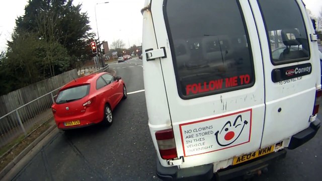 KG57HXK - Road Rage Driver Assaults Cyclist