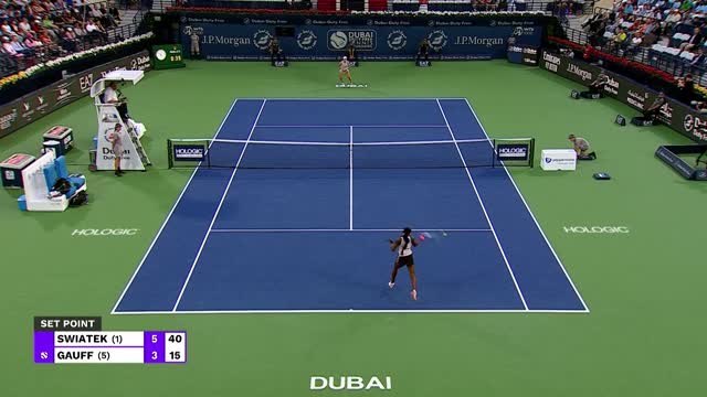 Swiatek brushes Gauff aside to reach another WTA final