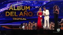 Marc Anthony besa la pancita de Nadia Ferreira al ganar en Premio Lo Nuestro_ ¡m