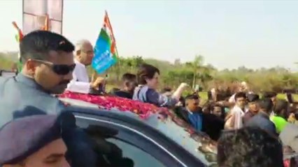 कांग्रेस के राष्ट्रीय महाधिवेशन का दूसरा दिन,रायपुर पहुंची प्रियंका गांधी का भव्य स्वागत